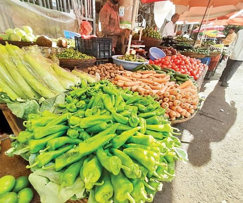 पुण्यात फळभाज्यांची आवक वाढली
