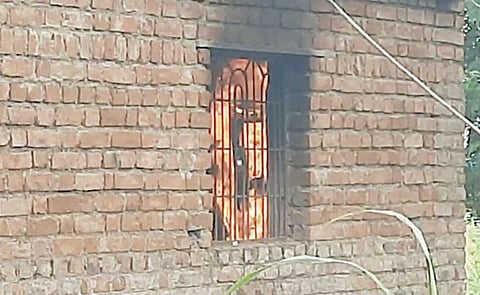 संतप्त नातेवाईकांनी पेटविले सासरचे घर