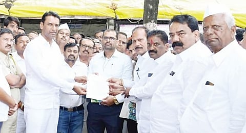 नेवासा : कांदा उत्पादक शेतकर्यांना न्याय द्या : आमदार गडाख