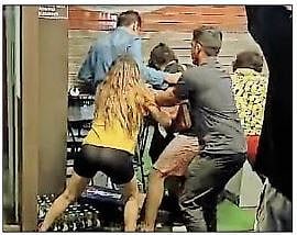 गोवा : माजी मंत्र्याच्या पुतण्याची फ्री स्टाईल फाइट, व्हिडिओ व्हायरल