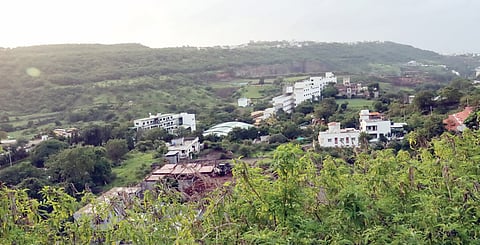 कात्रज टेकडीलगत बेकायदा मिनी इंडस्ट्री