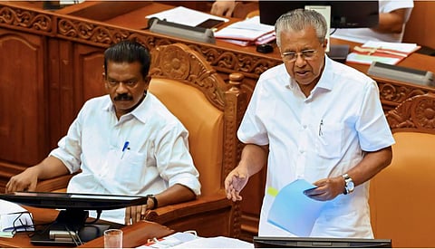 केरळ राज्याचे नाव बदलून 'केरळम' (Keralam) करण्याची ठराव आज विधानसभेत मांडताना मुख्यमंत्री पिनाराई विजयन.