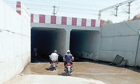 रेल्वेच्या अधिकार्यांवर कारवाई होणार का? कुरकुंभ मोरीच्या कामात हलगर्जीपणा