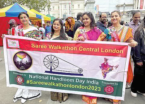 इंग्लंडमध्ये मराठमोळ्या संस्कृतीचे दर्शन ! महाराष्ट्रातील ५० महिलांचा सहभाग