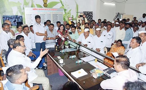 नगर : पालकमंत्र्यांपुढे सार्यांनी वाचला तक्रारींचा पाढा