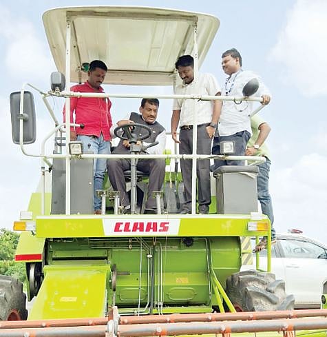 कृषी आयुक्तांची अचानक कर्जतला भेट