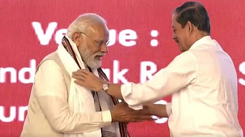 लोकमान्य टिळक पुरस्कार पंतप्रधान नरेंद्र मोदी यांना प्रदान, मोदींची मराठीतून भाषणाची सुरुवात