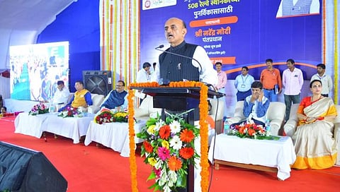 रेल्वे कनेक्टिव्हिटी वाढविण्यासाठी प्रयत्नशील: डॉ. भागवत कराड