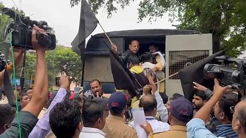 नरेंद्र मोदी ‘चले जाव’ आंदोलन सुरू; महाविकास आघाडीच्यावतीने पंतप्रधानांचा निषेध