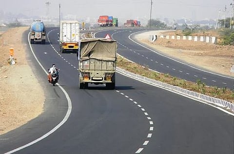 Mumbai-Pune highway : जुन्या मुंबई-पुणे महामार्गावर वाहतुकीत बदल