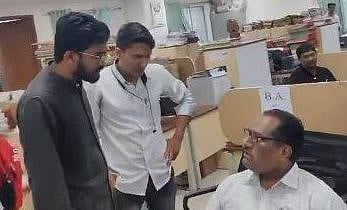 Pune University : पुणे विद्यापीठात मार्कशीटसाठी विद्यार्थ्याकडून पैशांची मागणी; सोशल मीडियावर व्हिडीओ व्हायरल