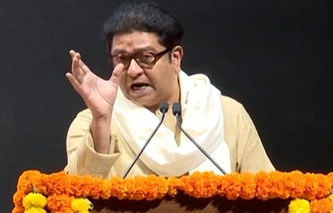 राजकारणी नेते वाह्यात बोलतात, तरीही माध्यमे ते का दाखवतात? राज ठाकरेंची घणाघाती टीका