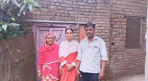 ‘सावित्री’चे स्वप्न पाहणारी बोधेगावची सलमा देशसेवत