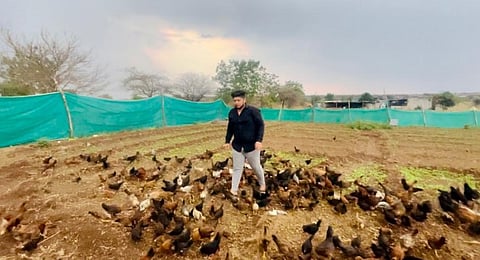 देशी अंडी विकून झाला लखपती! पुण्याच्या सौरभचा थक्क करणारा प्रवास