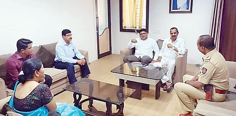 राहुरी पोलिसांकडून टारगटांना मिळाला ‘प्रसाद’