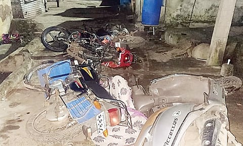 पिंपरी : दहशत पसरविण्यासाठी फोडली रस्त्यावरील वाहने