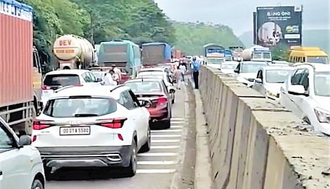 Ganeshotsav 2023 : गणेशोत्सवानिमित्त पुण्यात जड वाहनांना बंदी