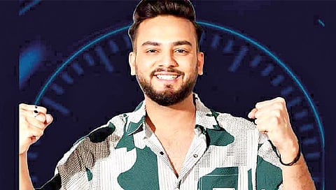 एल्विश यादव आघाडीवर!