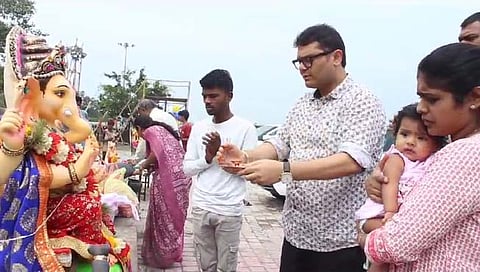 नागपूर: लाडक्या बाप्पाला निरोप, कृत्रिम तलावात विसर्जन