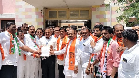 पैठण: महाविकास आघाडीच्या वतीने विविध मागण्यांसाठी राज्य सरकार विरोधात निदर्शने