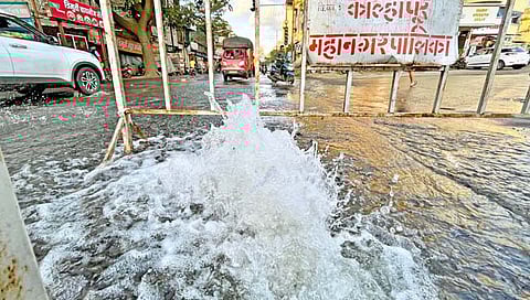 कोल्हापूर : रंकाळा टॉवरनजीक जलवाहिनीला गळती