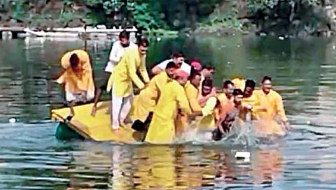 विसर्जन मिरवणुकीवेळी मिरज येथे एकाचा मृत्यू