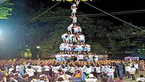 निष्ठेच्या दहीहंडीत ‘आठ’ थरांचा विक्रम