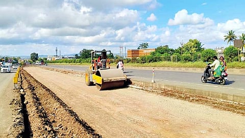 कागल-सातारा महामार्गावर वाहनधारकांची कसरत