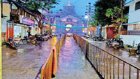 kolhapur Rain : जाता जाता जोरदार बरसला