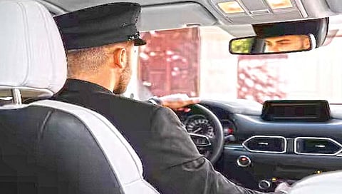 नोकरी 15 मिनिटे ड्रायव्हिंग साडेपाच तास!