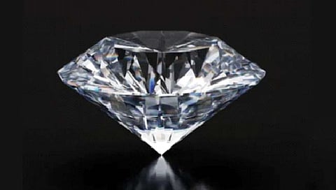 जिथे हिरेही अक्षरश: विखरून पडलेले असतात!