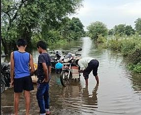 भंडारा जिल्ह्याला पुराचा वेढा; वैनगंगेने धोक्याची पातळी ओलांडली