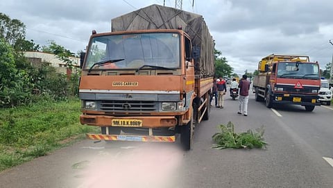 कोल्हापूर : पेठवडगाव-टोप वडगाव मार्गावर अपघात; टेम्पोच्या चाकाखाली सापडून दुचाकीस्वार जागीच ठार