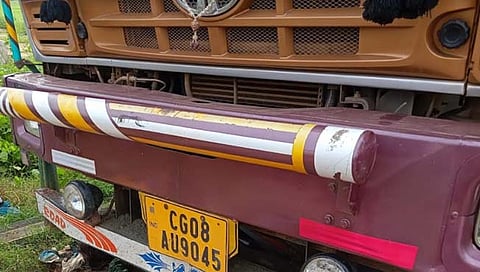 Gadchiroli Accident News : चामोर्शी येथे ट्रकच्या धडकेत एकाच कुटुंबातील ३ जण ठार, १ जखमी