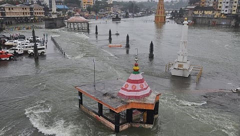 गोदाघाट पाण्याखाली(छाया: रुद्र फोटो)