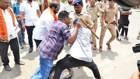 एमजीरोड सिग्नल नाशिक(छाया : हेमंत घोरपडे)