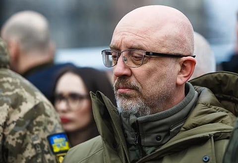 ओलेक्सी रेझनिकोव्हा यांची रशियाच्या संरक्षण मंत्रीपदावरुन पदावरुन हकालपट्टी करण्यात आली आहे.