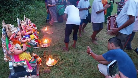 सिंधुदुर्ग : दहा दिवसांच्या सार्वजनिक गणेश मूर्तीचे भक्ती भावाने विसर्जन