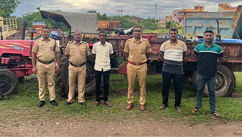 सांगली : अवैध वाळू वाहतुक करणारा ट्रॅक्टर जप्त; तिघाजणांवर गुन्हा दाखल