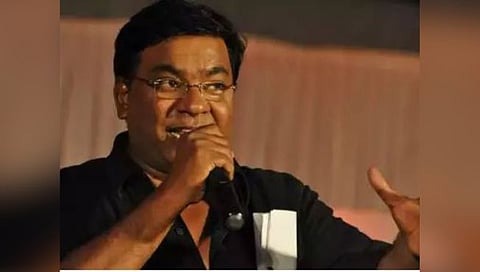 आपण बोलून निघून जायचं… किशोर कदम यांची कविता व्हायरल