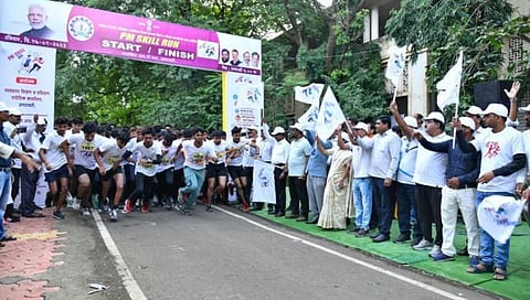 ‘पीएम स्कील रन’ मध्ये धावलेत हजारो विद्यार्थी
