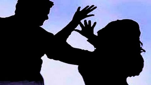 राजस्थानात पत्नीला निर्वस्त्र करून गावातून धिंड काढली