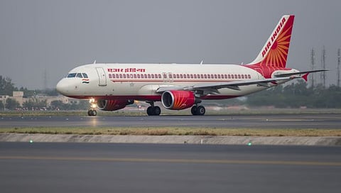 दिल्लीत राज्यपाल, मुख्यमंत्र्यांच्या विमानांवर निर्बंध नाहीत