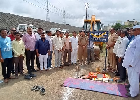 धुळे : दहिवेल येथे नूतन पोलिस चौकीचे भूमीपूजन