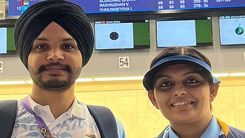 19th Asian Games | १० मीटर एअर पिस्तूलच्या मिश्र दुहेरीत सरबज्योत सिंग, दिव्या टीएस यांना रौप्यपदक