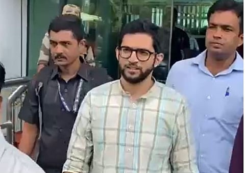 आज ‘राजनीती’ नाही, ‘रागनीती’ आहे : आदित्य ठाकरेंची परिनीती-राघव विवाह सोहळ्याला हजेरी