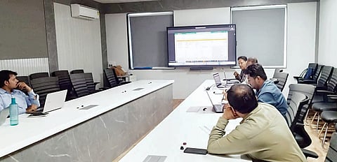 लहान सभागृहातील नुतनीकरणाचे काम पूर्ण