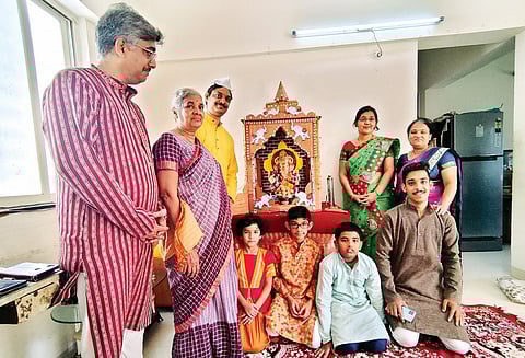 Ganeshotsav 2023 : बाप्पामुळे आनंद, उत्साह अन् चैतन्याचा भक्तीनाद; अमराठी कुटुंबांची भावना