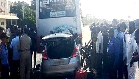 Karnataka | बंगळूर-मंगळूर महामार्गावर भीषण अपघात, ४ ठार