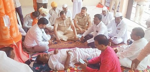 Maratha andolan : आंदोलकाची प्रकृती खालावल्याने कोपर्डी ग्रामस्थांचे उपोषण स्थगित